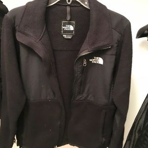 Black north face size medium.